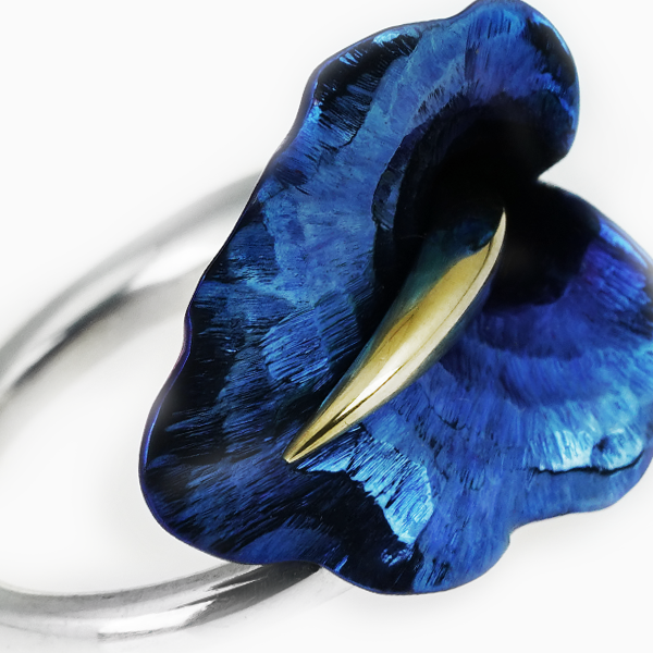 Wavy Calla Ring - Blue