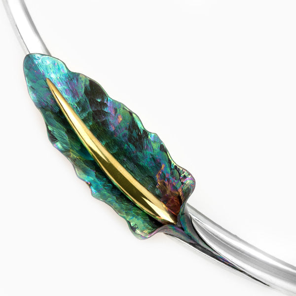 Wavy Calla Necklace - Green