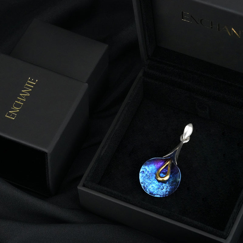 Rainy Calla Pendant - Blue