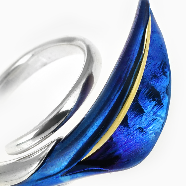 Eclipse Calla Ring - Blue