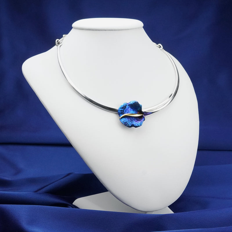 Ornate Calla Necklace - Blue