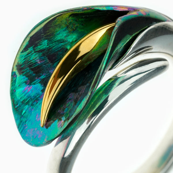 Majesty Calla Ring - Green