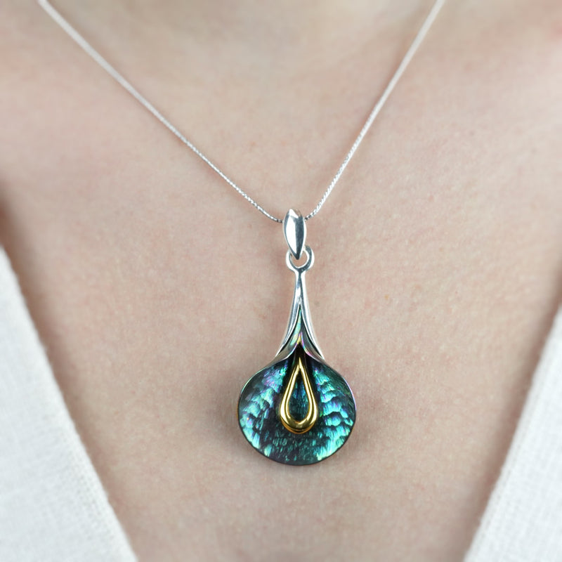 Rainy Calla Pendant - Green