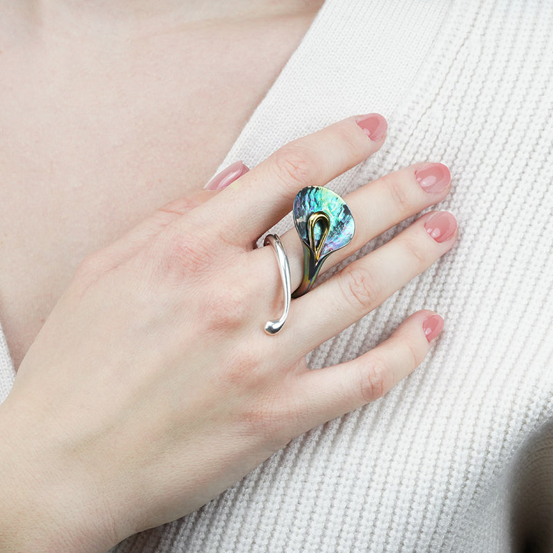 Rainy Calla Ring - Green